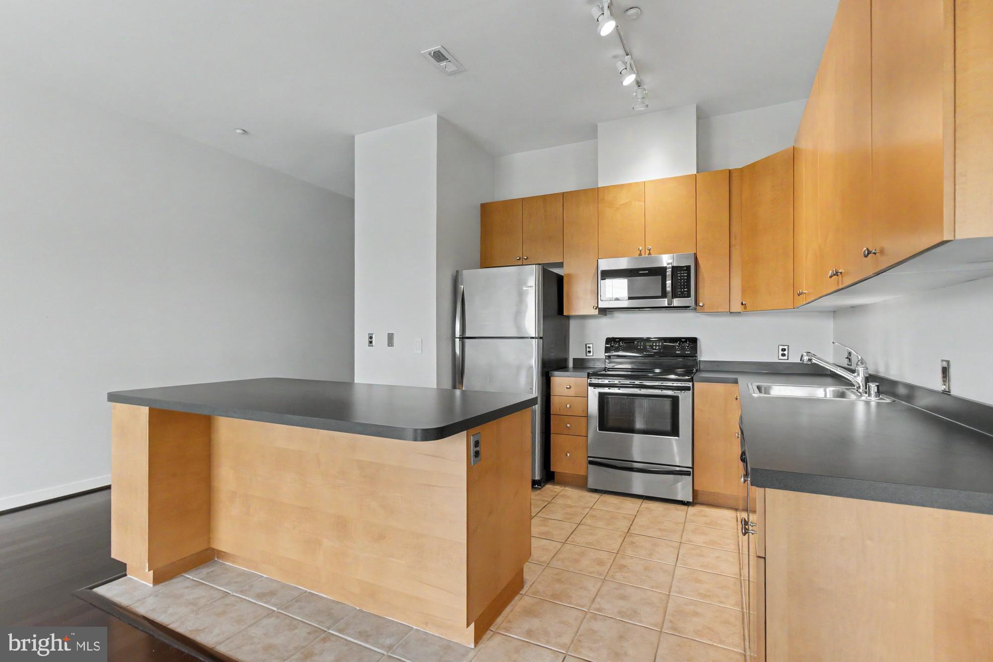 2007 Clipper Park Road, Unit 314 Baltimore, MD 21211 - Photo 15 of 41