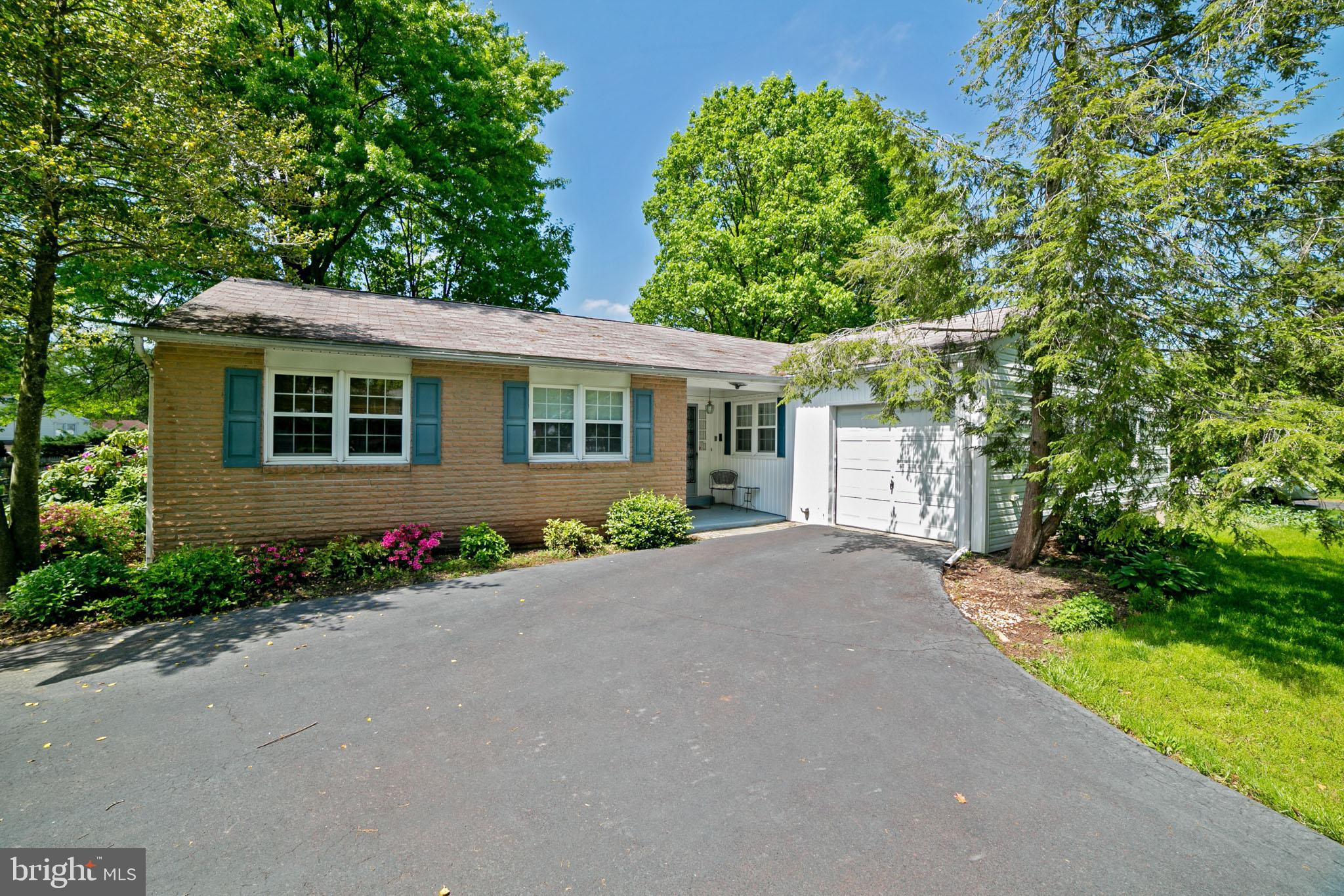 969 Crest Road Lansdale, PA 19446 - Photo 1 of 16 Gallery Image 1