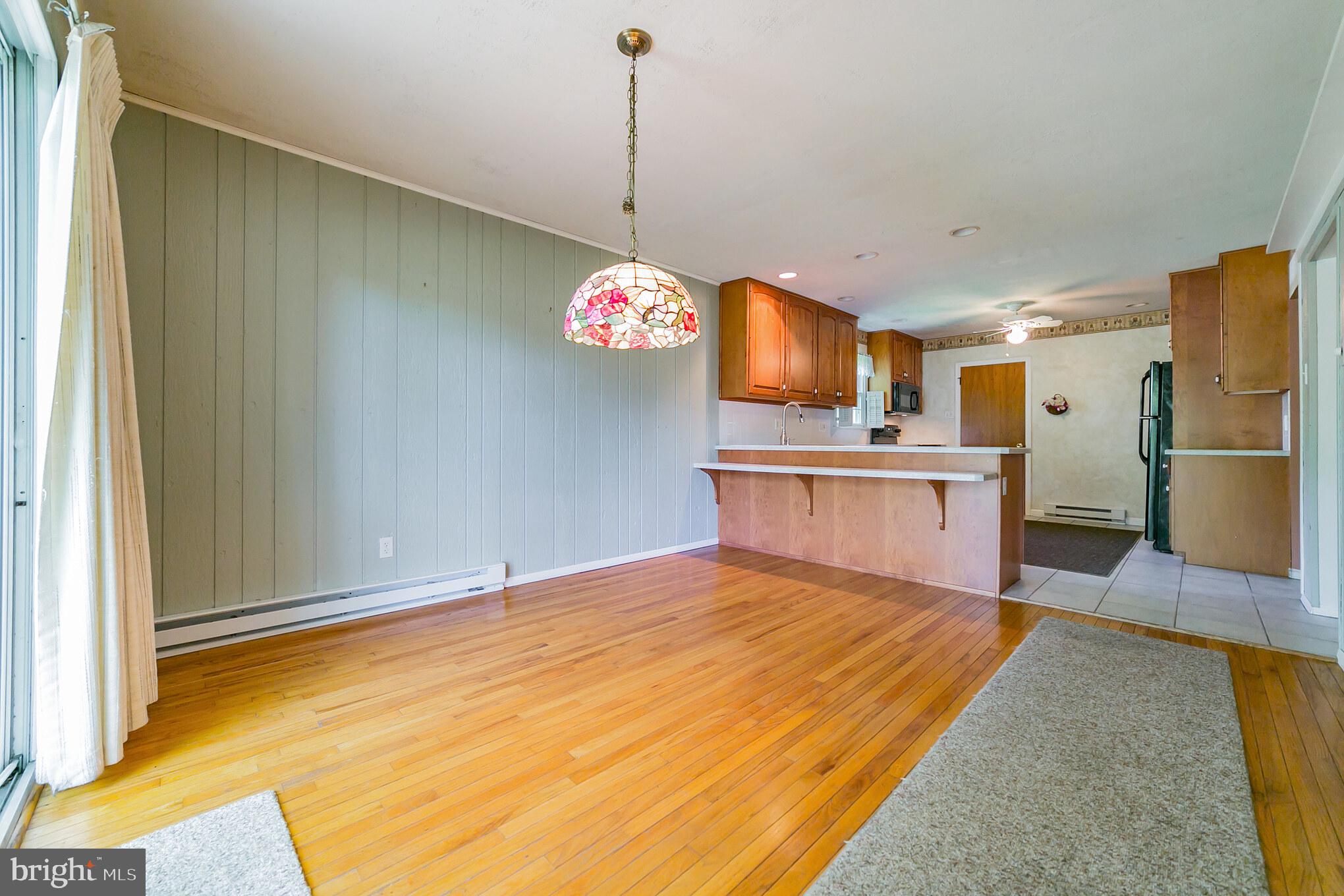 969 Crest Road Lansdale, PA 19446 - Photo 4 of 16 Gallery Image 4