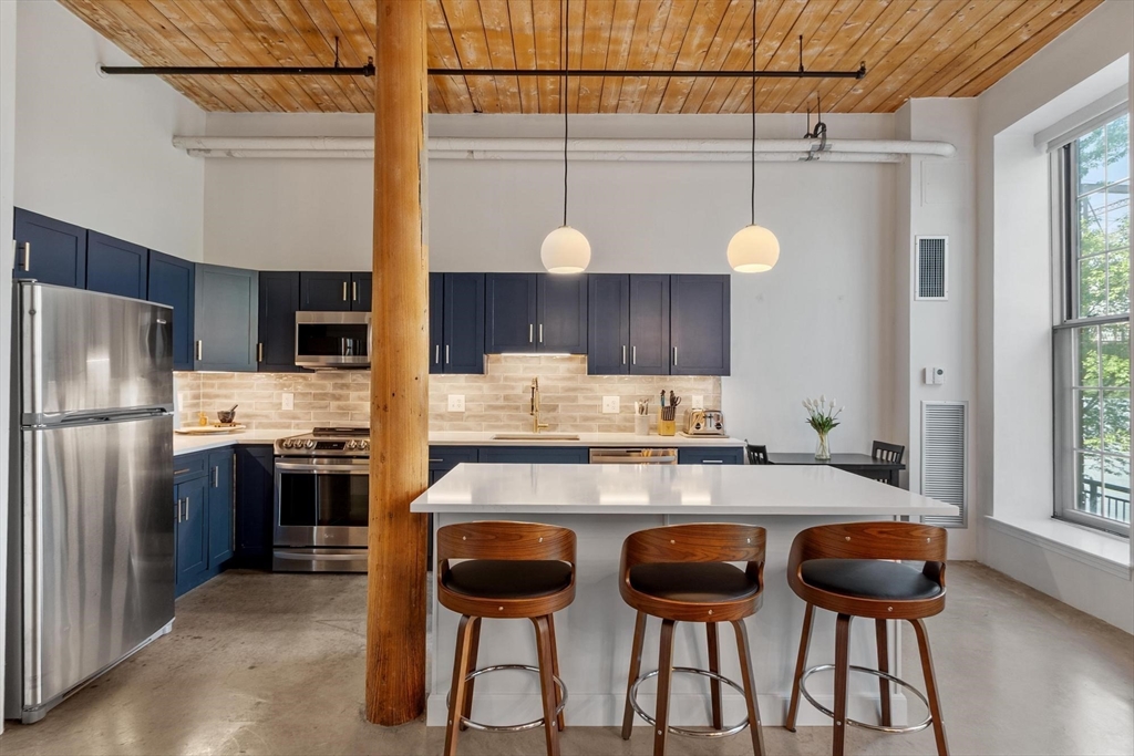 35 Riverwalk Way, Unit R106 Lowell, MA 01854 - Photo 10 of 41