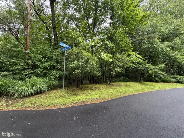 $850,000 | 2704 Chariton Street, Oakton, VA 22124