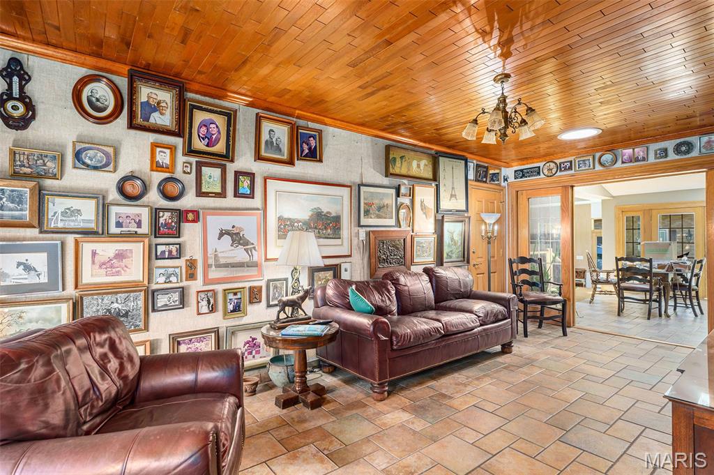 7369 Whitehaven Drive St. Louis, MO 63123 - Photo 11 of 45