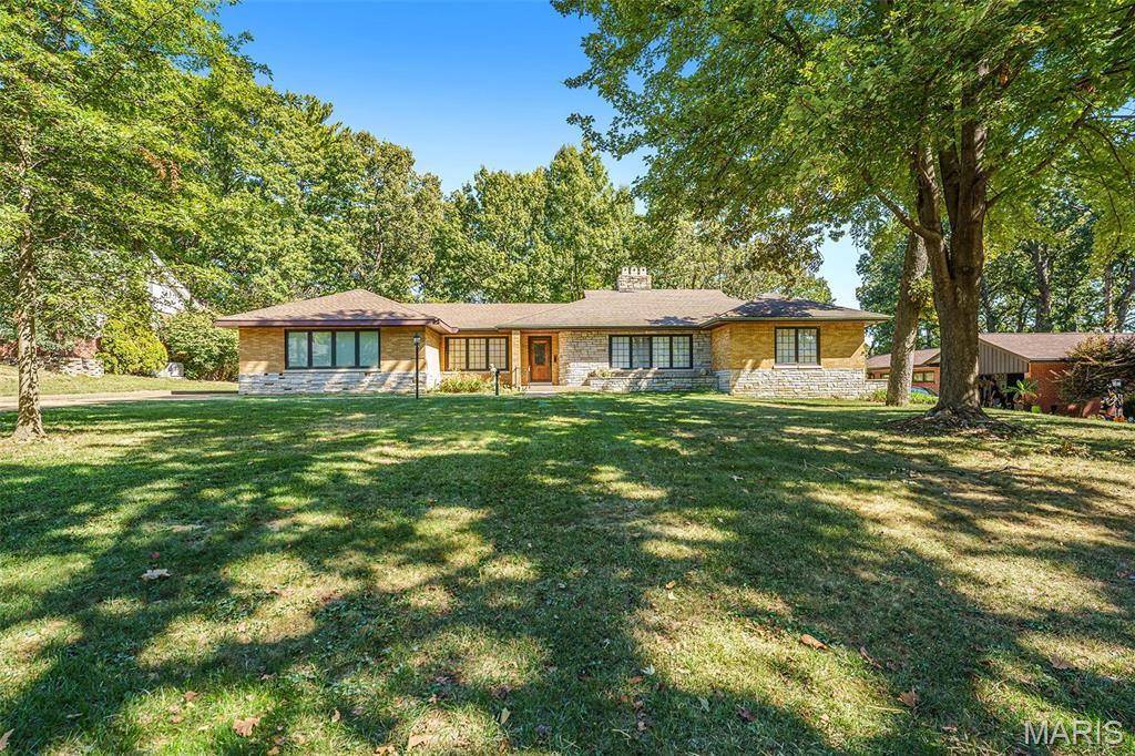 7369 Whitehaven Drive St. Louis, MO 63123 - Photo 2 of 45