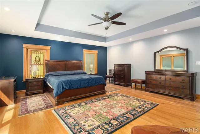 $995,000 | 7369 Whitehaven Drive, St. Louis, MO 63123