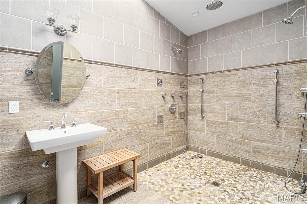 7369 Whitehaven Drive St. Louis, MO 63123 - Photo 27 of 45