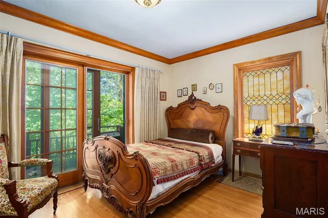 $995,000 | 7369 Whitehaven Drive, St. Louis, MO 63123