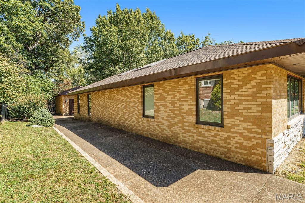 7369 Whitehaven Drive St. Louis, MO 63123 - Photo 36 of 45