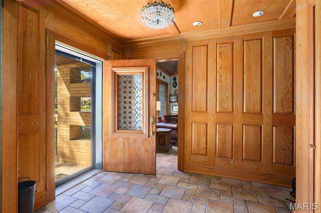 7369 Whitehaven Drive St. Louis, MO 63123 - Photo 8 of 45