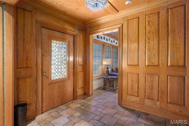 $995,000 | 7369 Whitehaven Drive, St. Louis, MO 63123