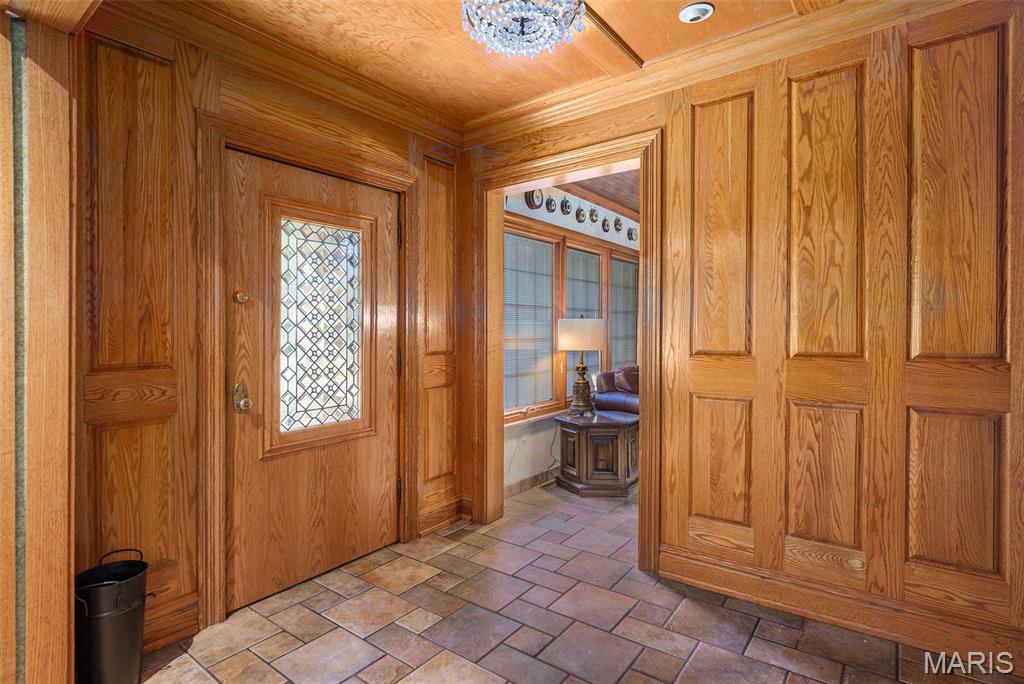 7369 Whitehaven Drive St. Louis, MO 63123 - Photo 9 of 45