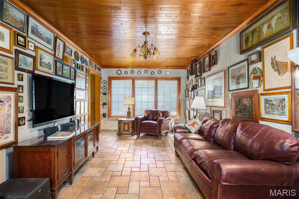 7369 Whitehaven Drive St. Louis, MO 63123 - Photo 10 of 45