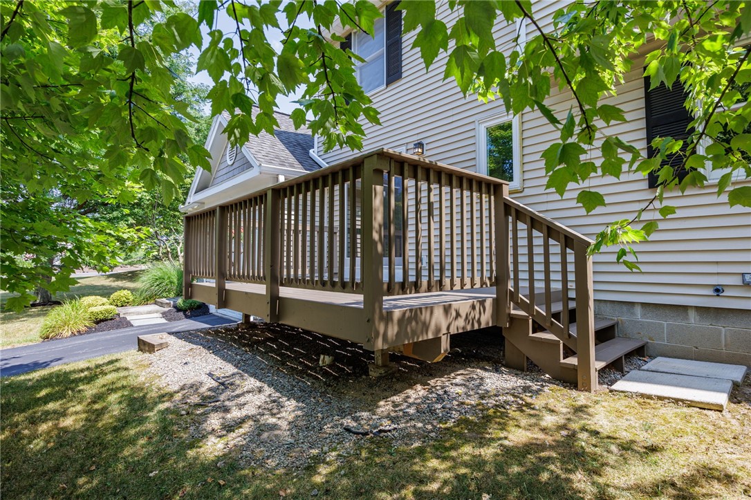 3431 South Winton Road Henrietta, NY 14623 - Photo 32 of 37 Deck with steps