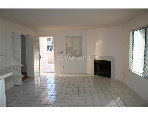 1575 West Warm Springs Road, Unit 1614 Henderson, NV 89014 - Photo 3 of 5 Living Room.