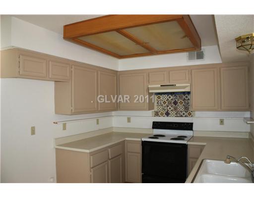 1575 West Warm Springs Road, Unit 1614 Henderson, NV 89014 - Photo 4 of 5 Kitchen.