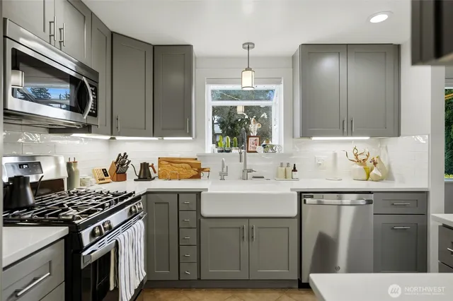 $799,000 | 11815 20th Avenue Southwest, Burien, WA 98146