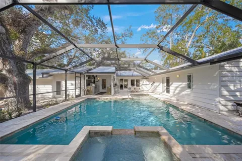 $1,995,000 | 3331 Old Oak Drive, Sarasota, FL 34239
