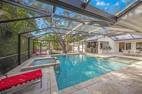 $1,995,000 | 3331 Old Oak Drive, Sarasota, FL 34239