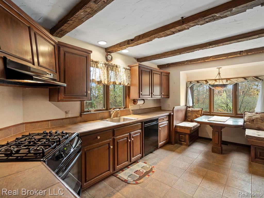 3333 Jonathan Road Metamora, MI 48455 - Photo 6 of 21