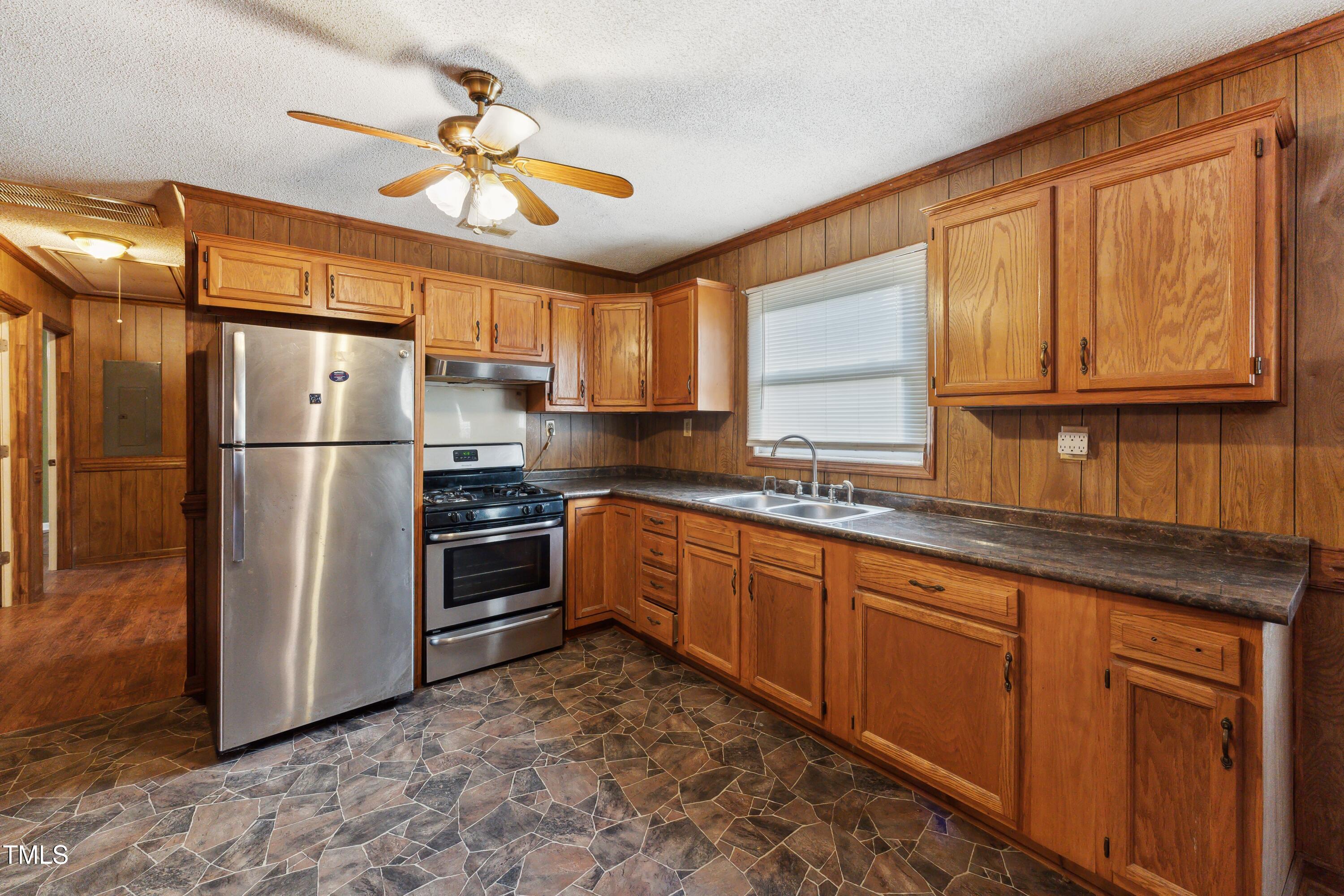 334 Ridgewood Road Tarboro, NC 27886 - Photo 4 of 23 4-print-DSC08053