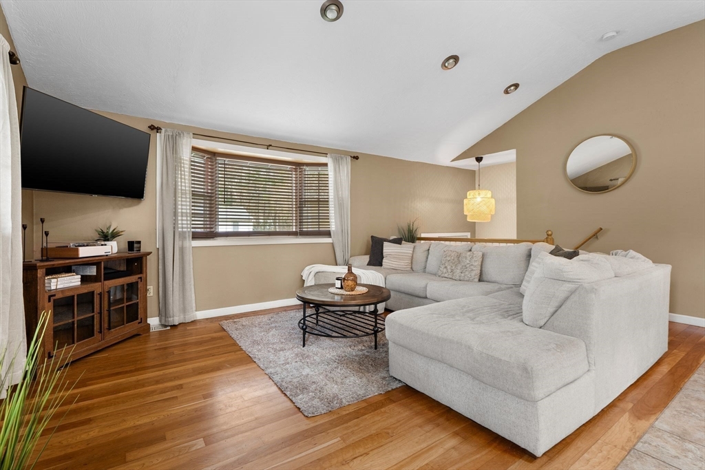 7 Helen Street Wareham, MA 02576 - Photo 11 of 31