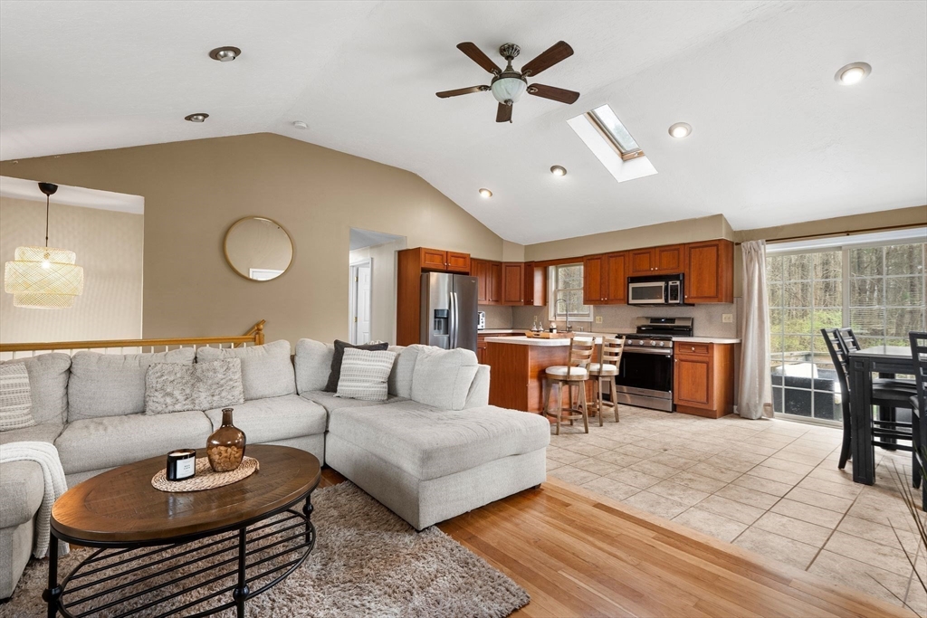 7 Helen Street Wareham, MA 02576 - Photo 12 of 31