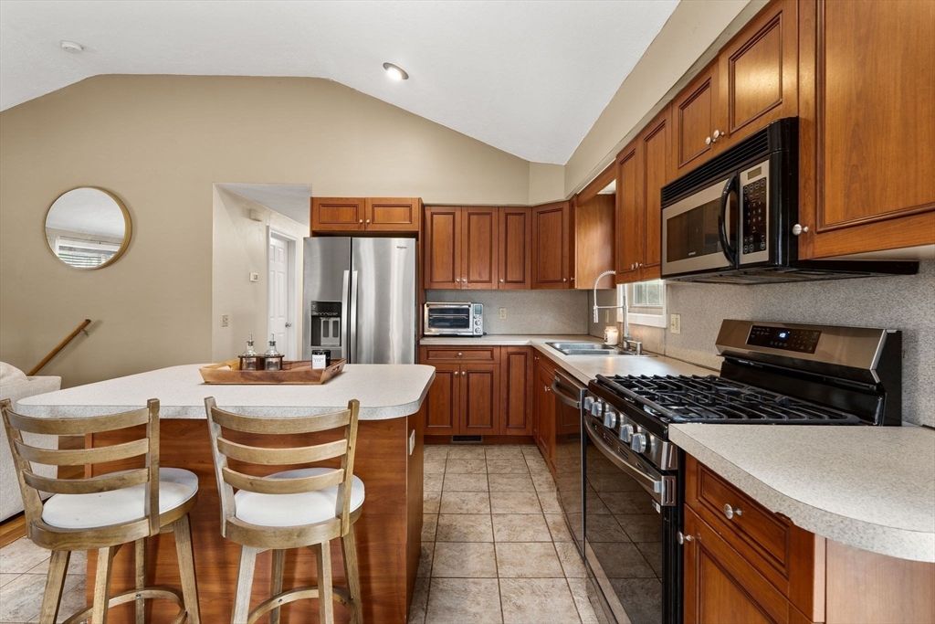 7 Helen Street Wareham, MA 02576 - Photo 6 of 31