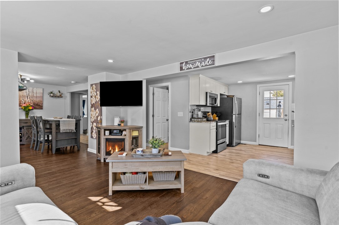 3 Center Road Smithfield, RI 02828 - Photo 12 of 46