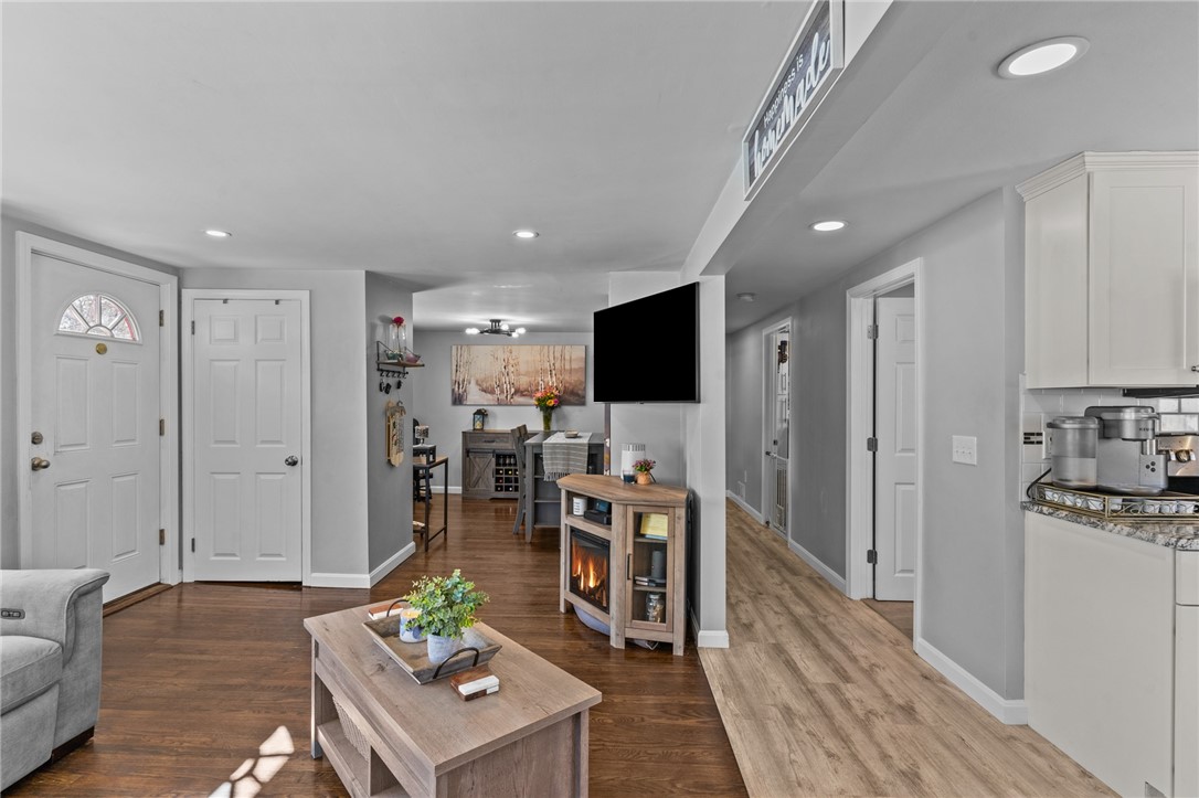 3 Center Road Smithfield, RI 02828 - Photo 13 of 46