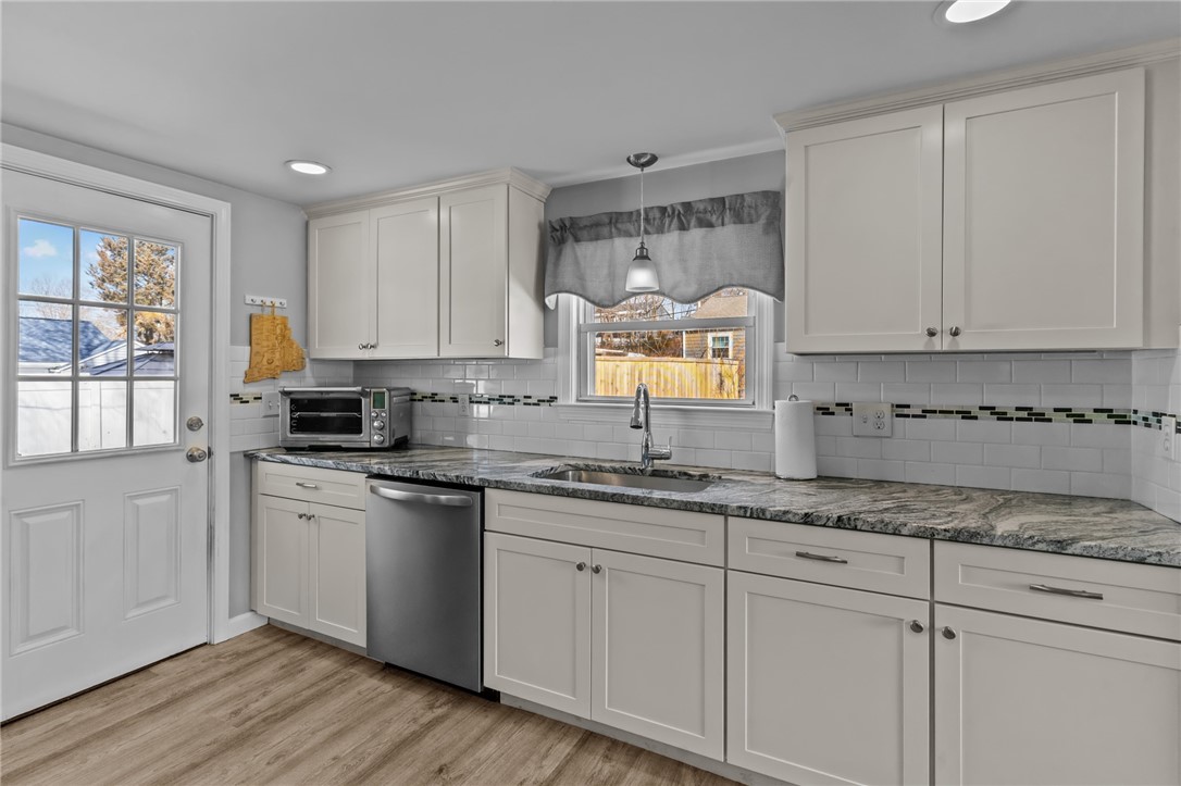 3 Center Road Smithfield, RI 02828 - Photo 20 of 46