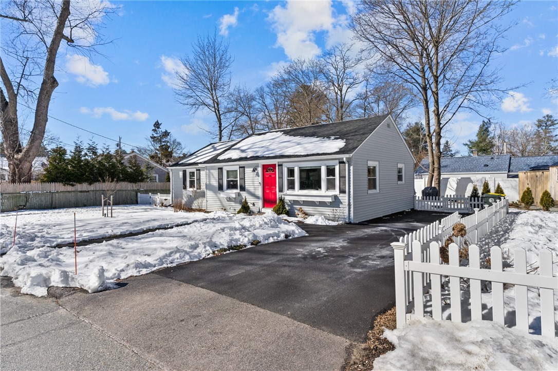 3 Center Road Smithfield, RI 02828 - Photo 4 of 46
