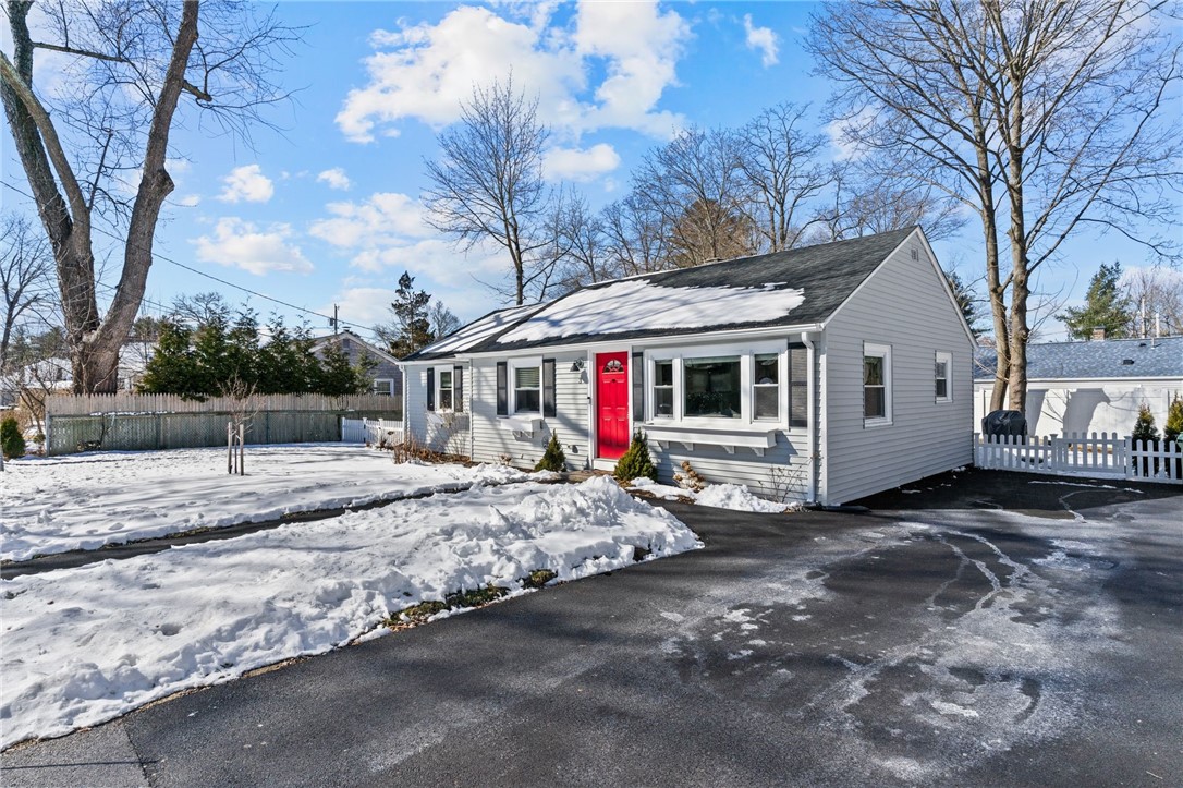 3 Center Road Smithfield, RI 02828 - Photo 5 of 46