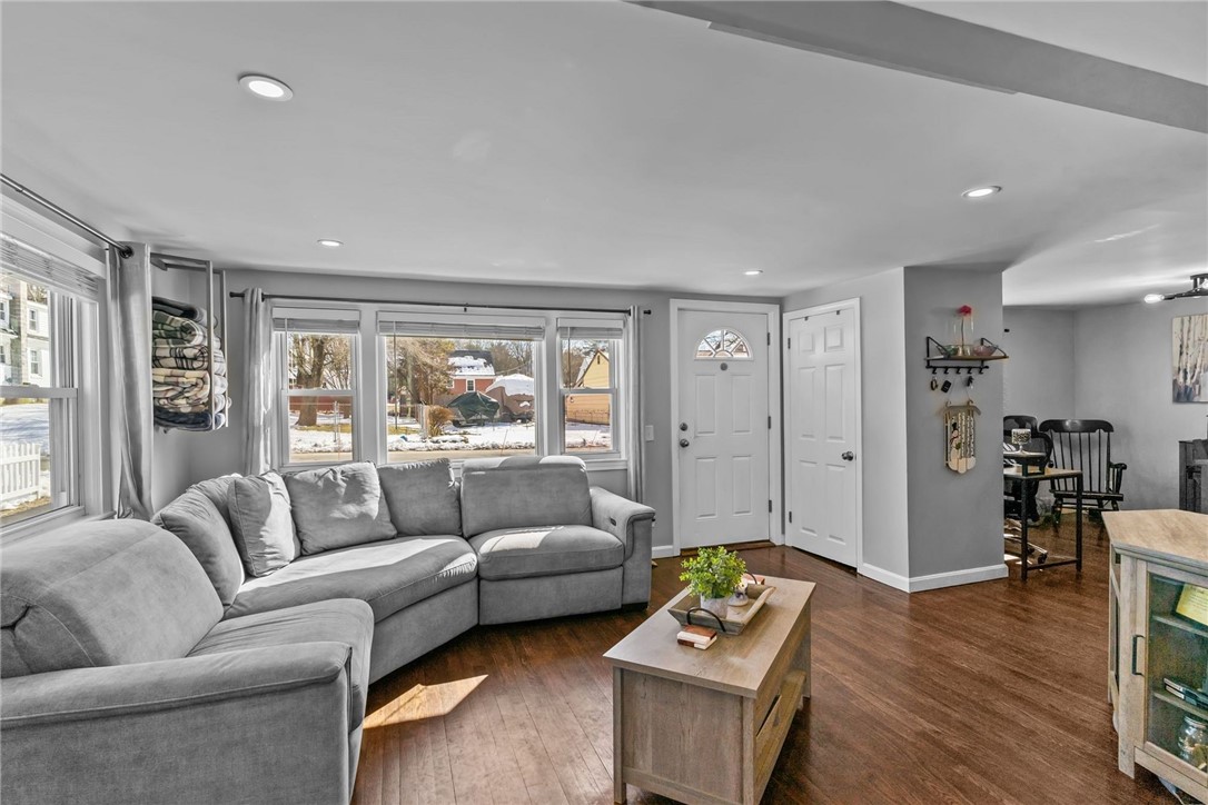 3 Center Road Smithfield, RI 02828 - Photo 9 of 46