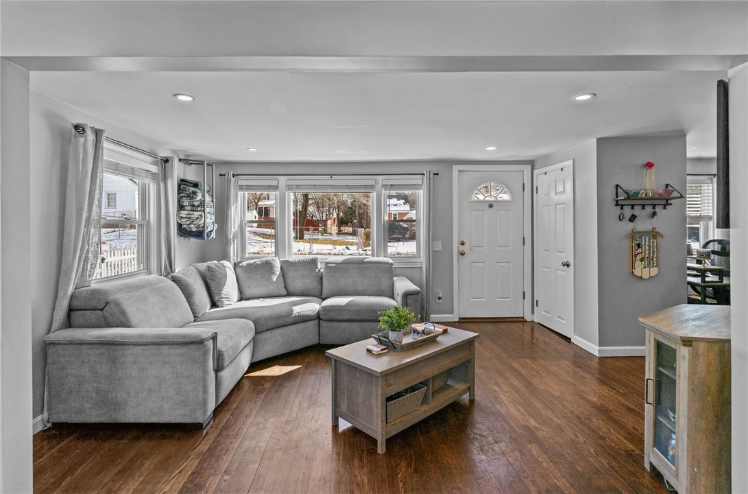 3 Center Road Smithfield, RI 02828 - Photo 10 of 46