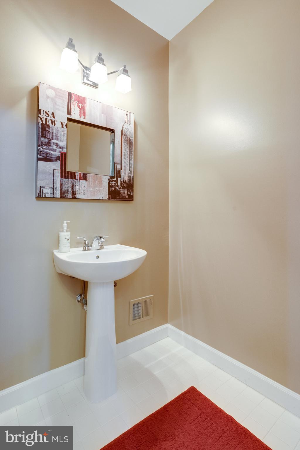 9706 Hidden Valley Road Vienna, VA 22181 - Photo 24 of 62