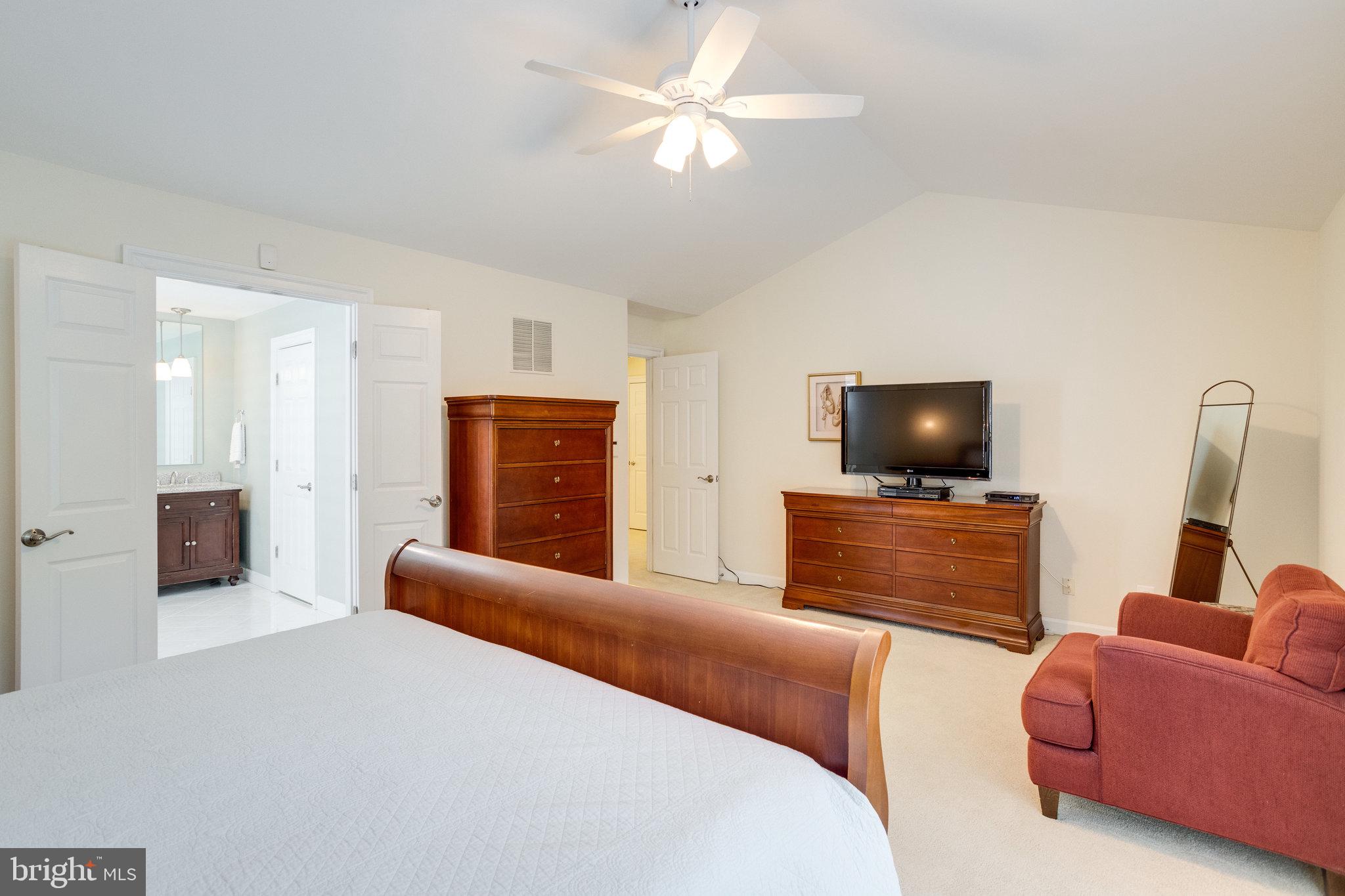 9706 Hidden Valley Road Vienna, VA 22181 - Photo 31 of 62