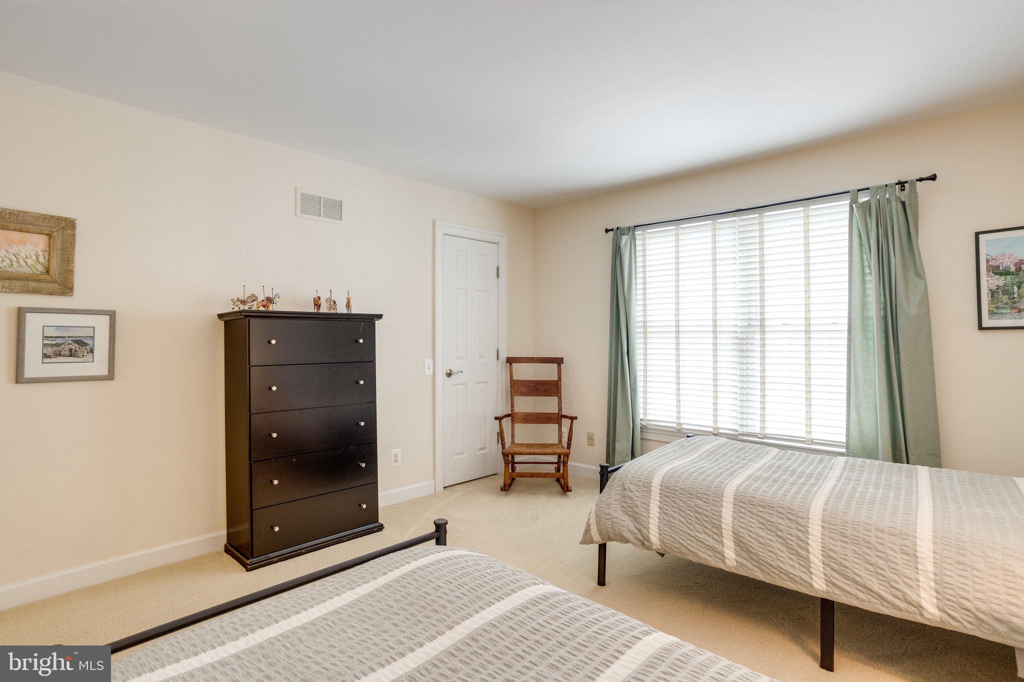 9706 Hidden Valley Road Vienna, VA 22181 - Photo 36 of 62