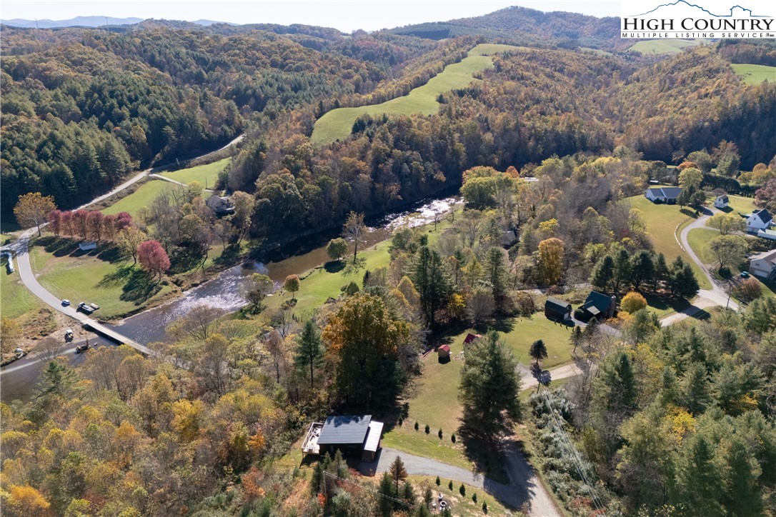 206 River Bend Hills Road Crumpler, NC 28617 - Photo 8 of 23 Gallery Image 8