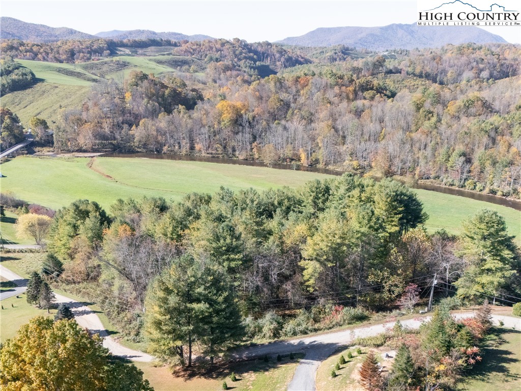 206 River Bend Hills Road Crumpler, NC 28617 - Photo 9 of 23 Gallery Image 9