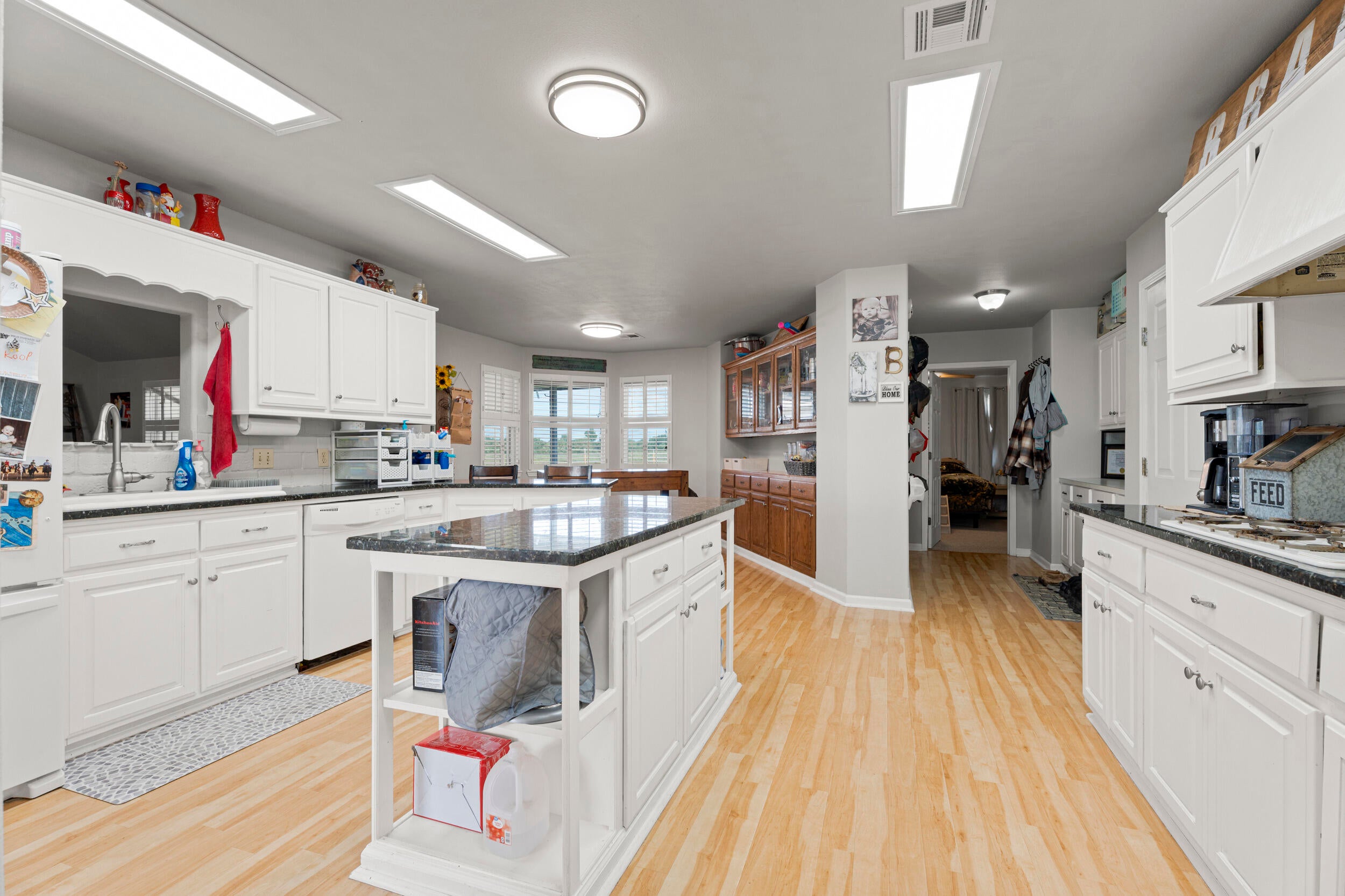 439990 East 180 Road Bluejacket, OK 74333 - Photo 10 of 46 Kitchen