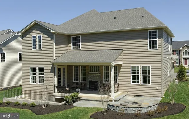 a view of a workspace with workspace and bedroom