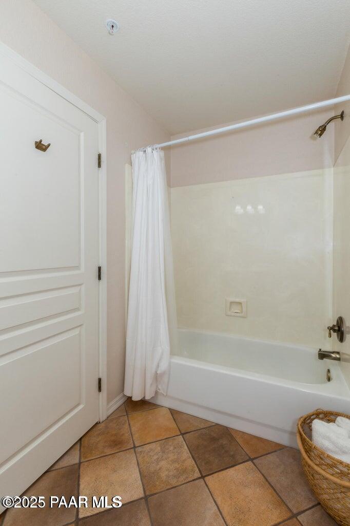 1716 Alpine Meadows Lane, Unit 403 Prescott, AZ 86303 - Photo 12 of 18 2ND FULL BATH
