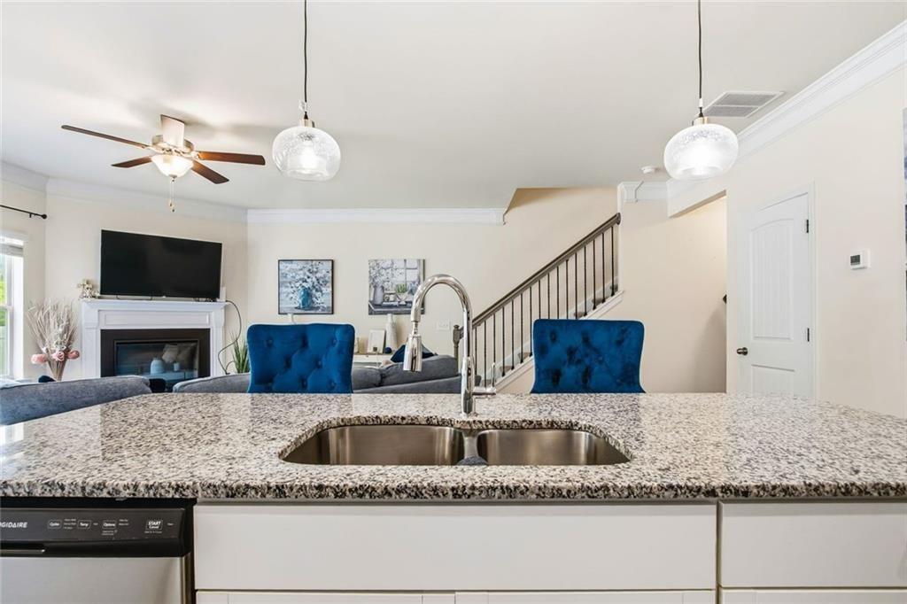521 Crescent Woode Way Dallas, GA 30157 - Photo 10 of 36