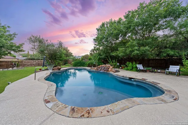 $975,000 | 30900 Wood Bine Way, Boerne, TX 78015
