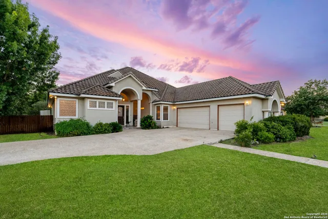 $950,000 | 30900 Wood Bine Way, Boerne, TX 78015