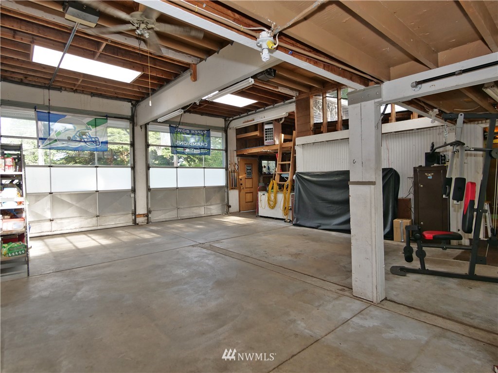103 Sunnyhill Road West Bremerton, WA 98312 - Photo 3 of 24 Gallery Image 3