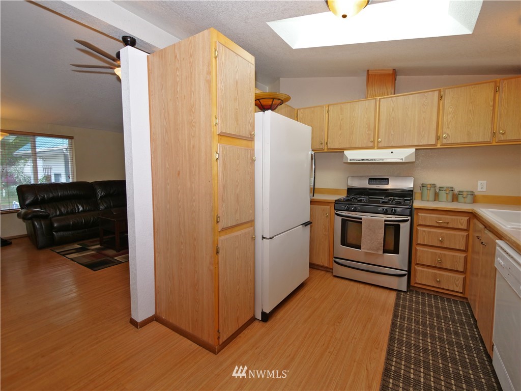 103 Sunnyhill Road West Bremerton, WA 98312 - Photo 8 of 24 Gallery Image 8