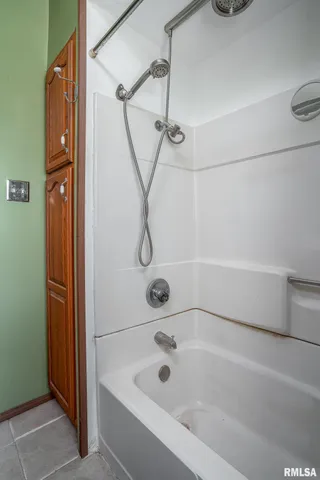 $114,900 | 407 1st Avenue, Albany, IL 61230