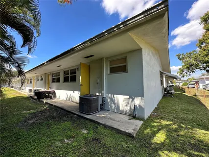 $1,695 | 2436 Van Buren Street, Unit 7, Hollywood, FL 33020