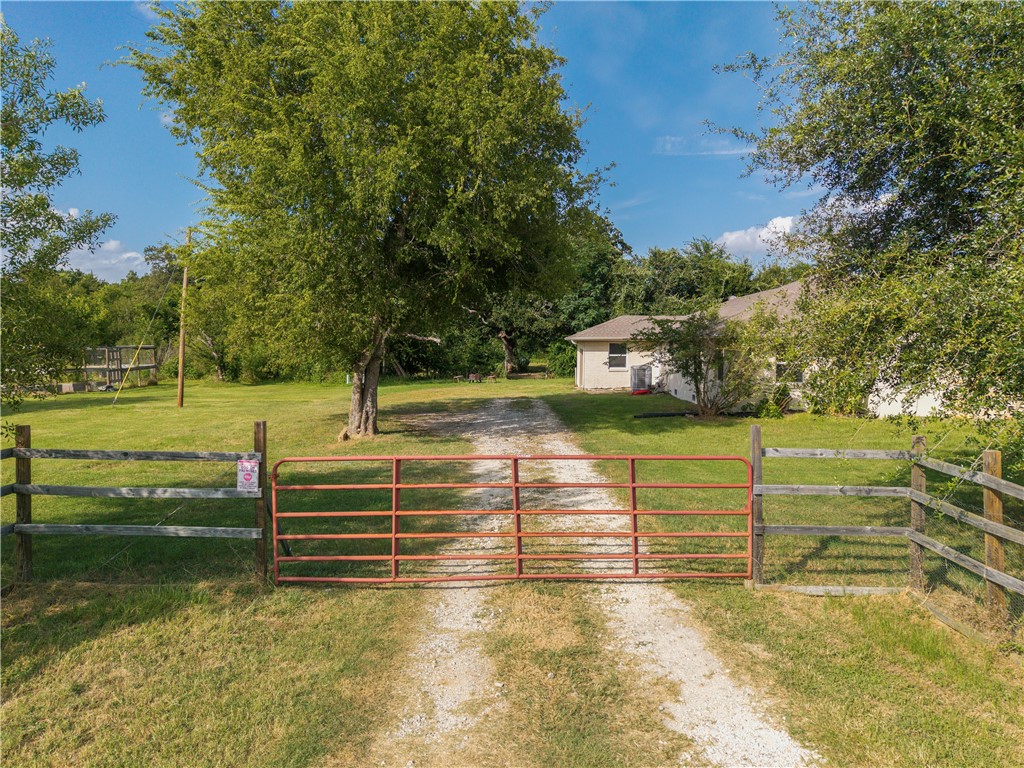 7444 Edge Cut Off Road Hearne, TX 77859 - Photo 31 of 46