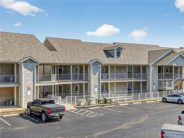 $369,900 | 68 Lighthouse Road, Unit 321, Lake Ozark, MO 65049
